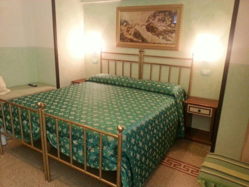 Locanda I Cherubini Bed & Breakfast Florence Room photo